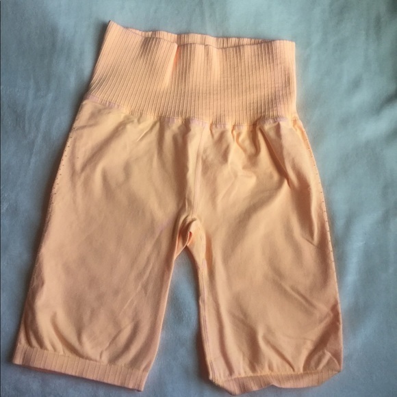 FP Movement Good Karma Bike Shorts NWOT*defect - Picture 5 of 14
